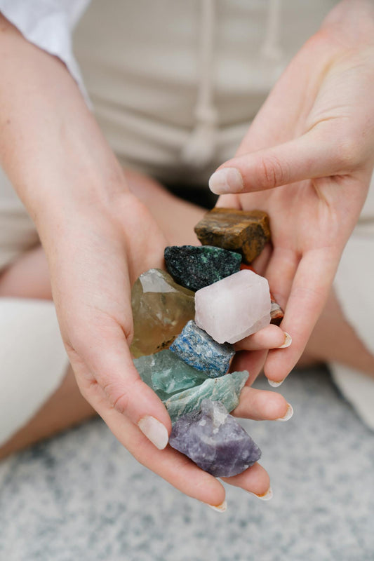 🔮 Cómo limpiar y activar tus cuarzos y cristales